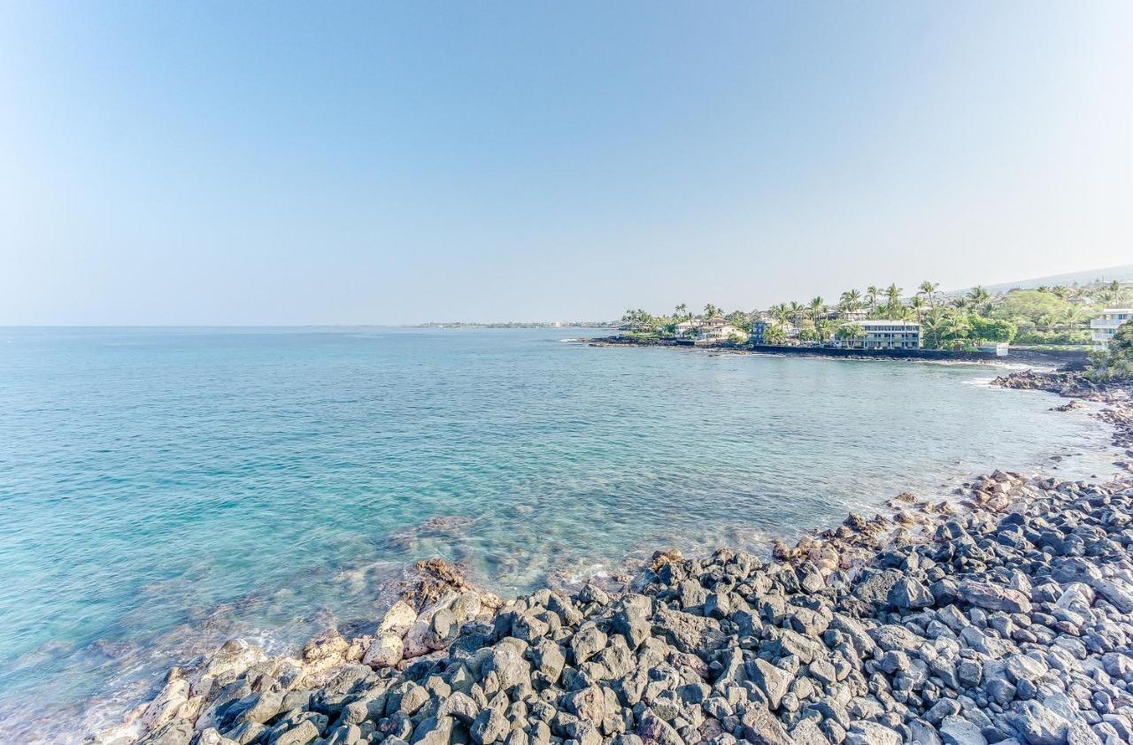 Oceanfront Paradise With Private Lanai Overlooking Kailua Bay Exterior photo
